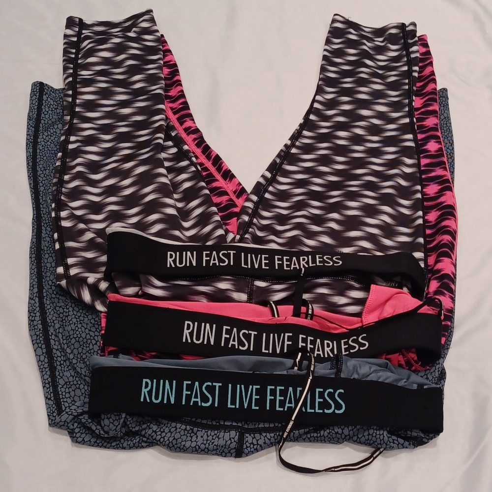 Preowned "Bundle" Nike athletic workout carpis size medium gently use condition